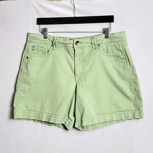 🖤5/$20🖤 GLORIA VANDERBILT.. light green jean shorts..